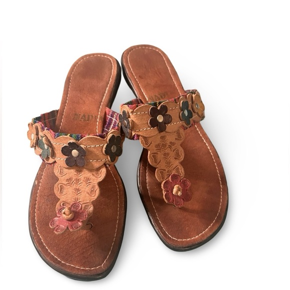 Genuine Leather Italian Made Handcrafted Toe Loop Floral Samdaks Size 5.5 (36) - Picture 1 of 4